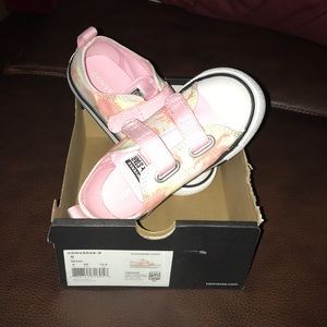 Converse BNIB. Palm tree pattern with Velcro.